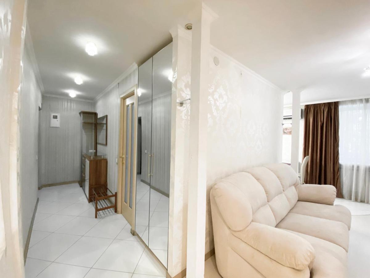 Beautiful 1-Bedroom Near Most City Center Dnipro Bagian luar foto