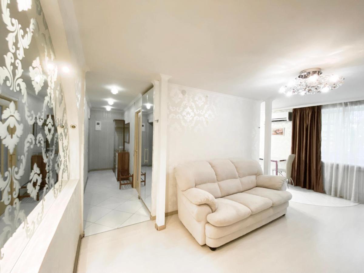 Beautiful 1-Bedroom Near Most City Center Dnipro Bagian luar foto