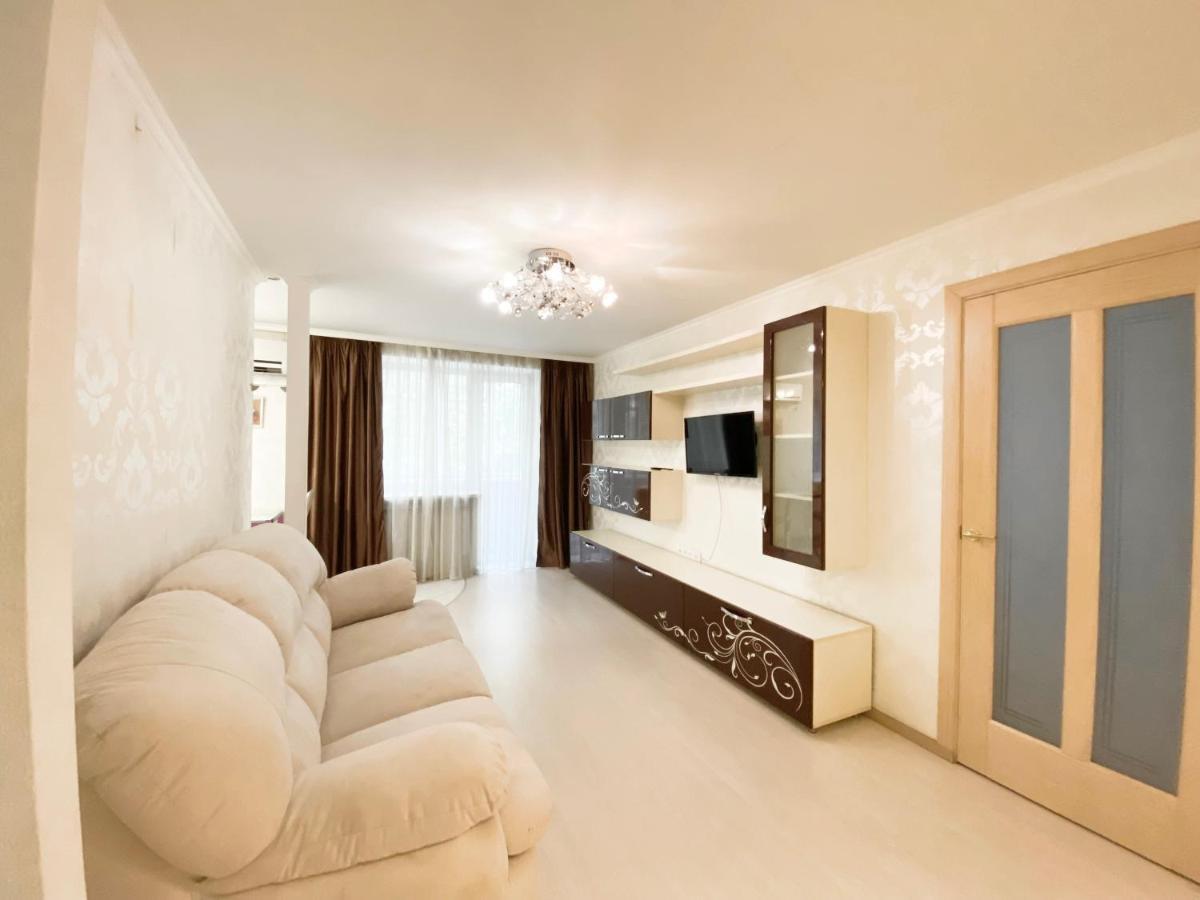 Beautiful 1-Bedroom Near Most City Center Dnipro Bagian luar foto