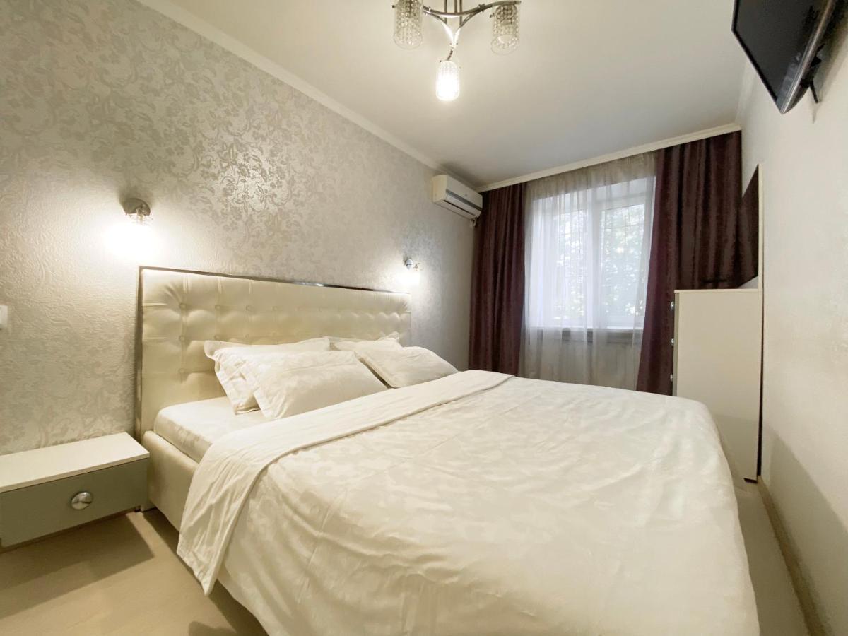 Beautiful 1-Bedroom Near Most City Center Dnipro Bagian luar foto