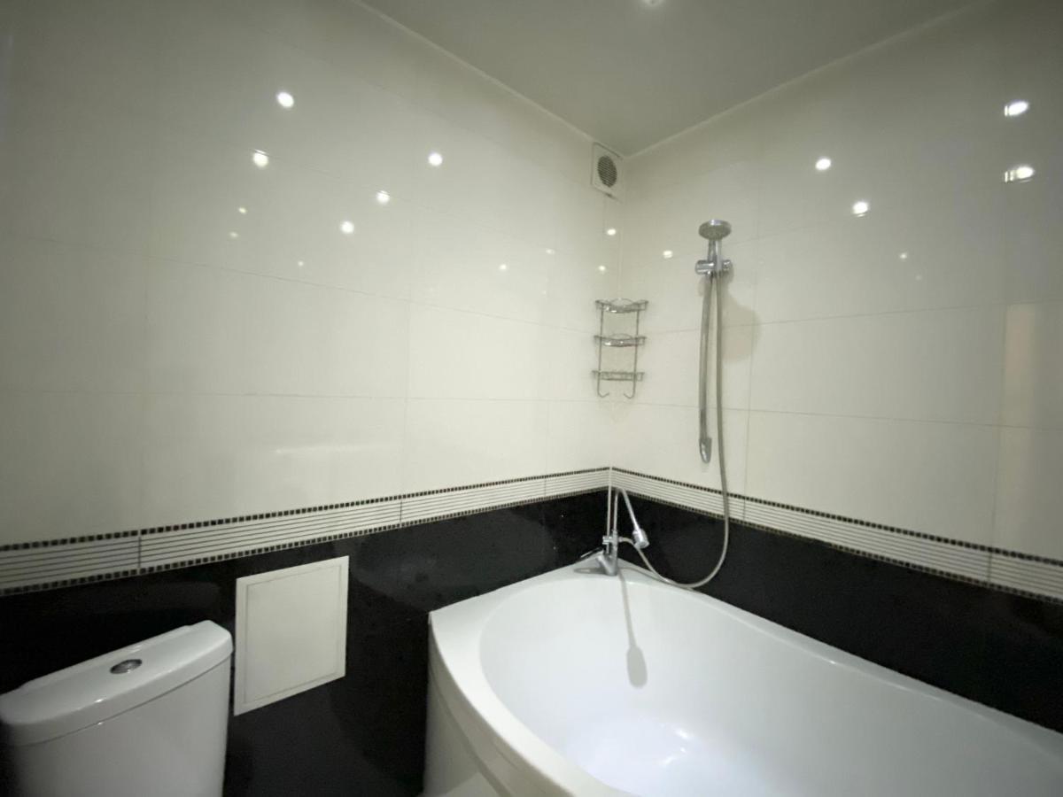 Beautiful 1-Bedroom Near Most City Center Dnipro Bagian luar foto