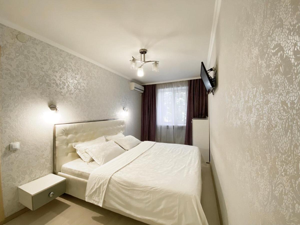 Beautiful 1-Bedroom Near Most City Center Dnipro Bagian luar foto