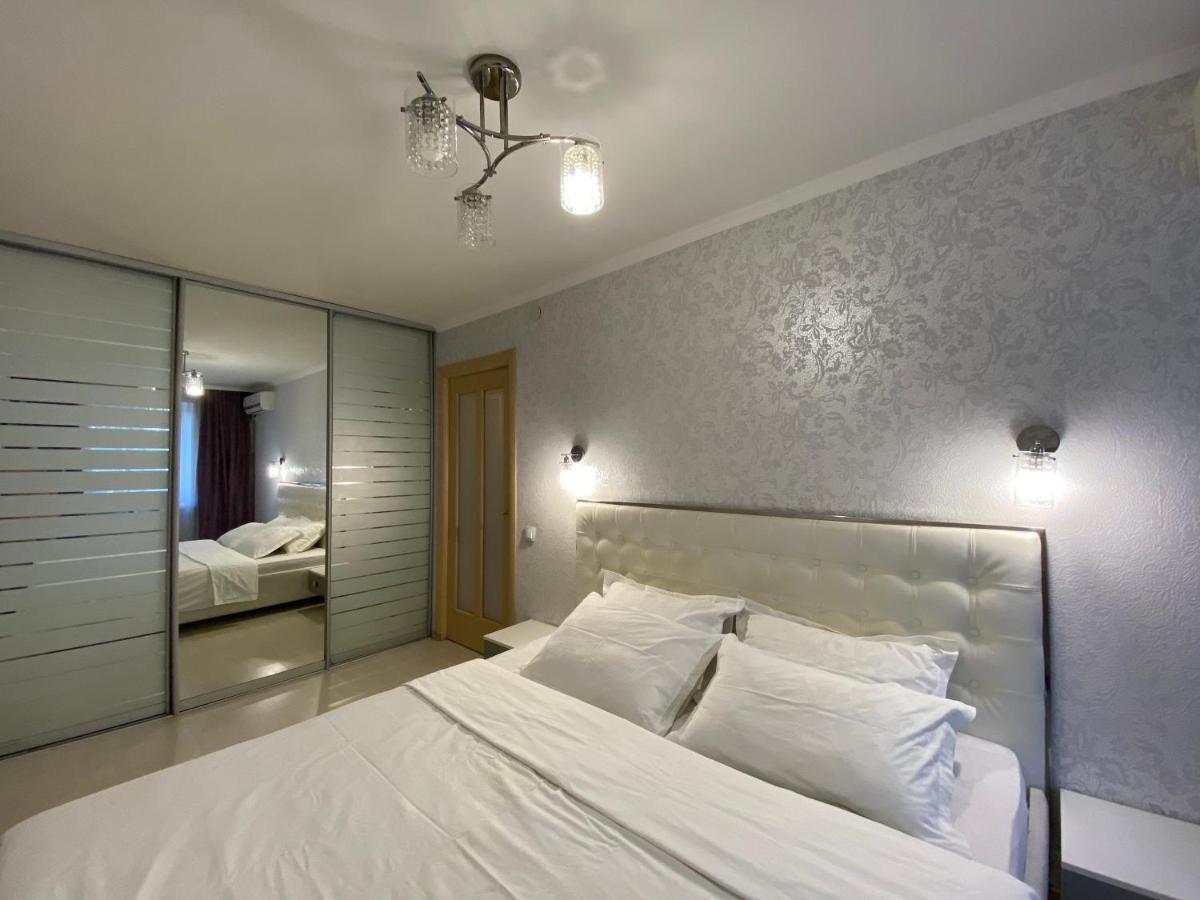 Beautiful 1-Bedroom Near Most City Center Dnipro Bagian luar foto